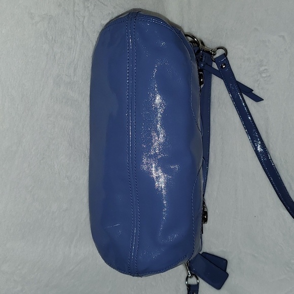 Coach Daisy Liquid Gloss Pocket Hobo Bag Pat Leather F23401 - Picture 12 of 16